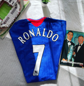 2005-06 Manchester United Away Shirt Ronaldo #7 | Mint | Medium