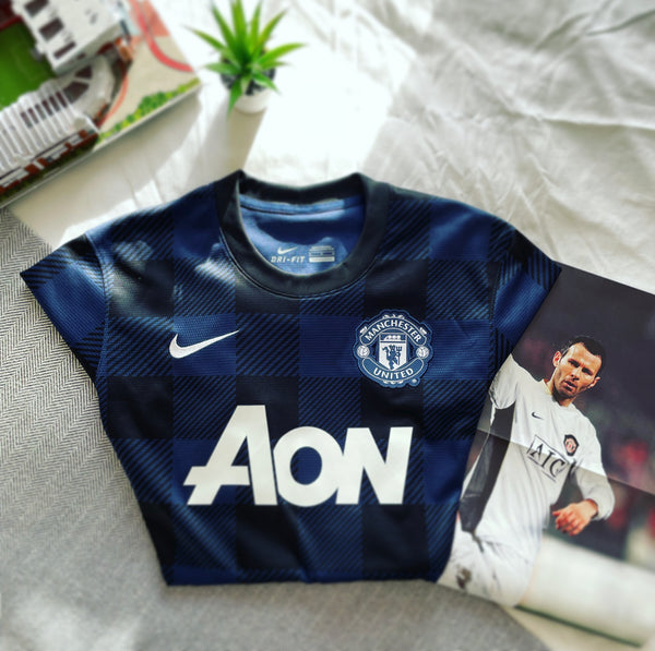 2013-14 Manchester United Away Shirt Giggs #11 | Very Good | Medium