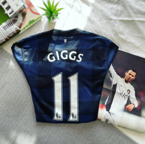 2013-14 Manchester United Away Shirt Giggs #11 | Very Good | Medium