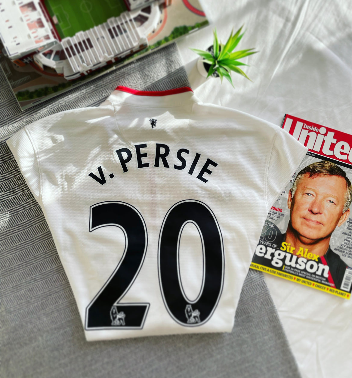 2012-13 Manchester United Away Shirt van Persie #20 | Very Good | Medium