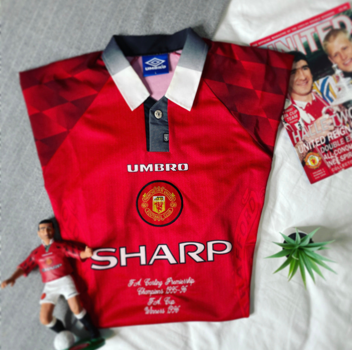 1996-98 Manchester United Limited Edition FA Cup Home Shirt Cantona #7 | Mint | L