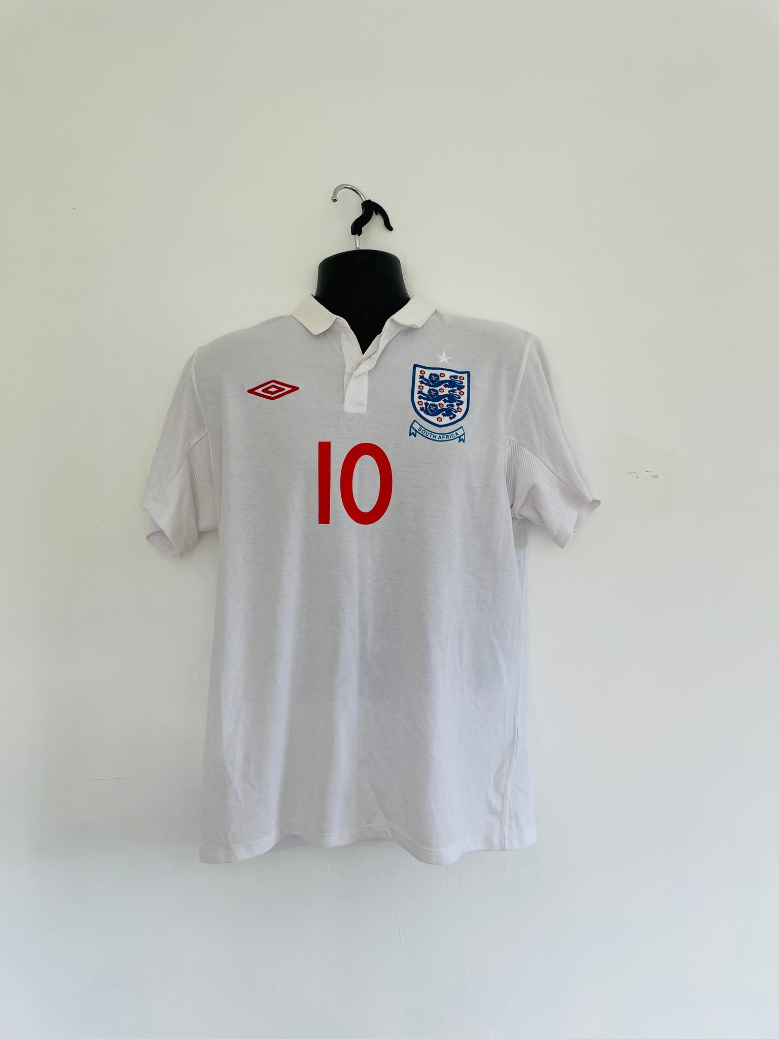 2010-11 England Home Shirt | Rooney #10 | Mint | M