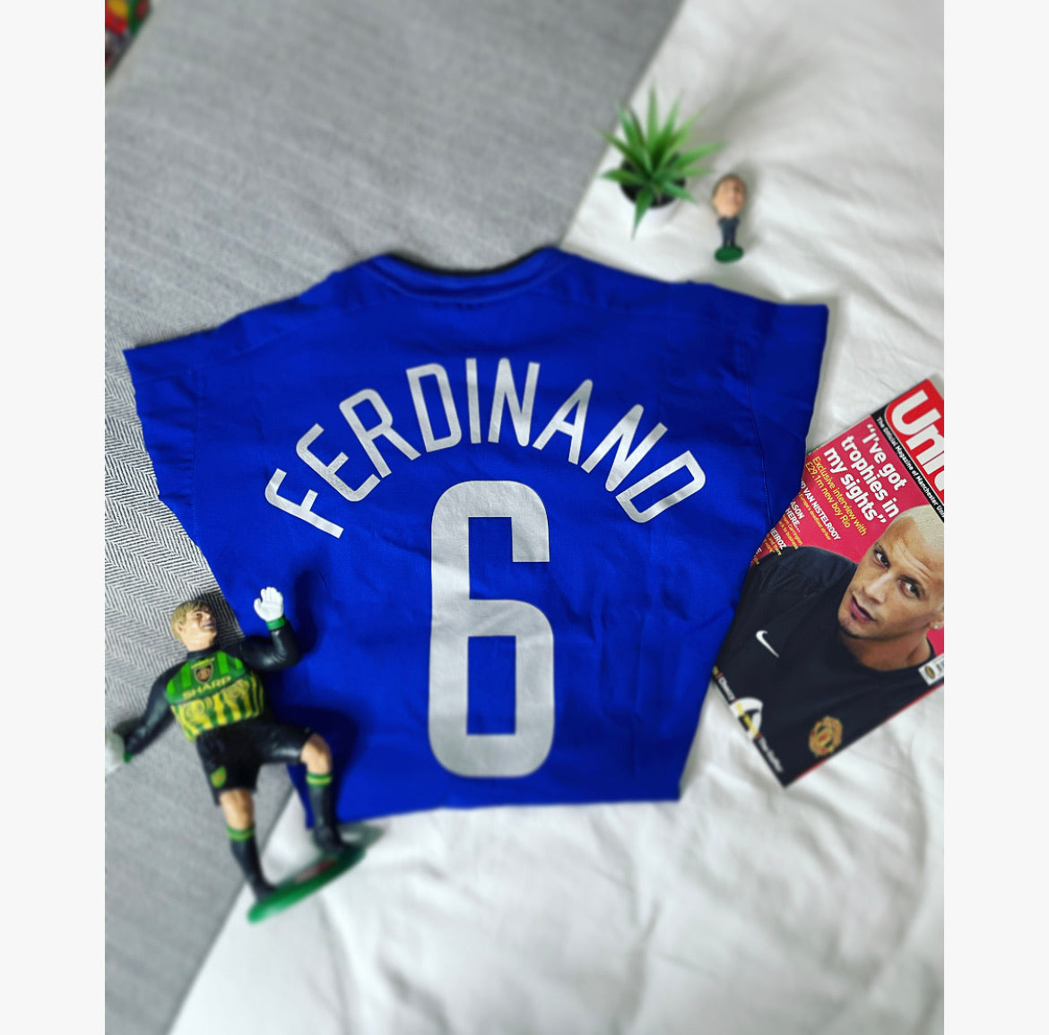 2002-03 Manchester United Third Shirt Ferdinand #6 | Mint | L
