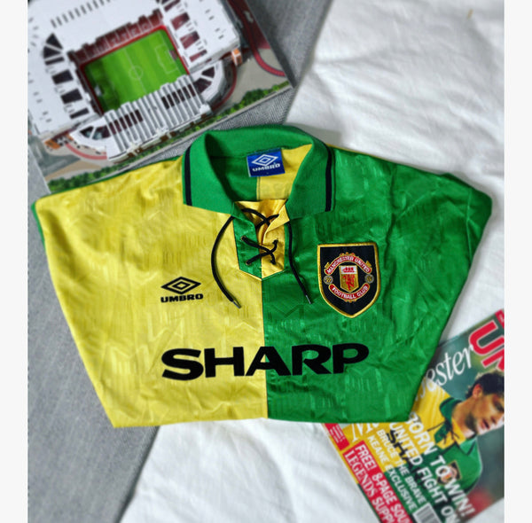 1992-94 Manchester United Third Shirt Cantona #7 | Very Good | Large