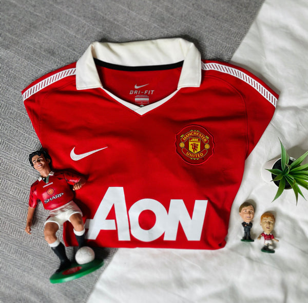 2010-11 Manchester United Home Shirt Valencia #25 | Mint | L