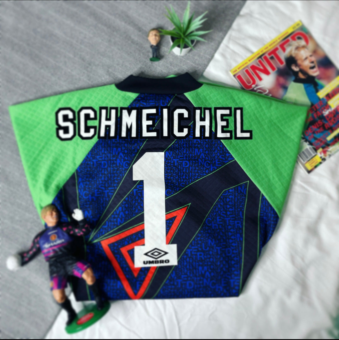 manchester united retro goalkeeper jersey 1994-96 Manchester United Goalkeeper Shirt Schmeichel #1 Mint L