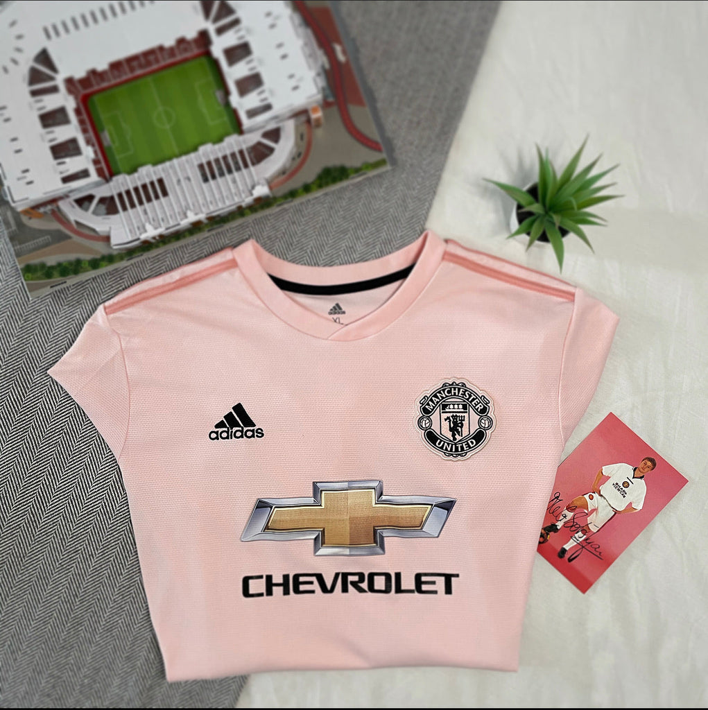 2018-19 Manchester United Pink Away Shirt | Mata #8 | Excellent | Medi Vintage United Shirts