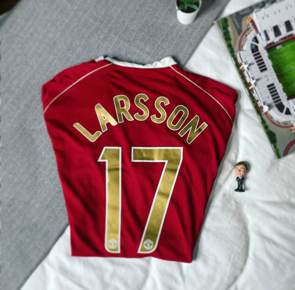 2006-07 Manchester United Home Shirt Larsson #17 | Mint | L