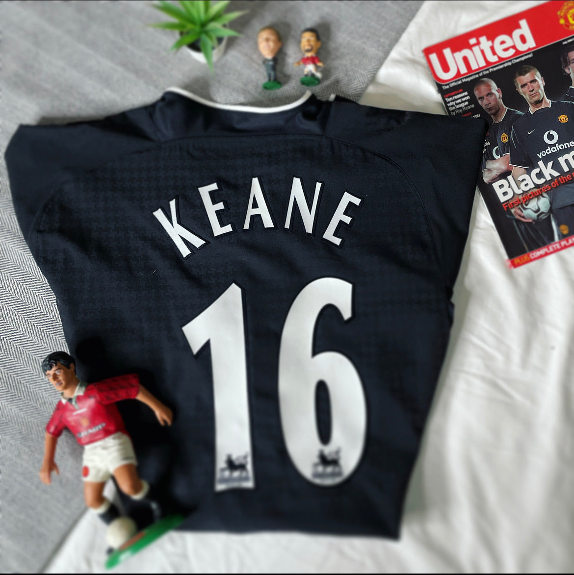 2003-05 Manchester United Away Shirt | Keane #16 | Mint | XL